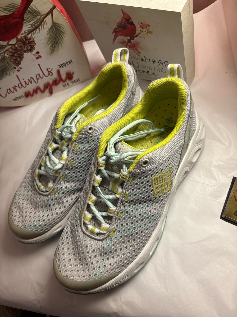 Columbia Women’s Light Gray Mesh Sneakers with Lime Accents